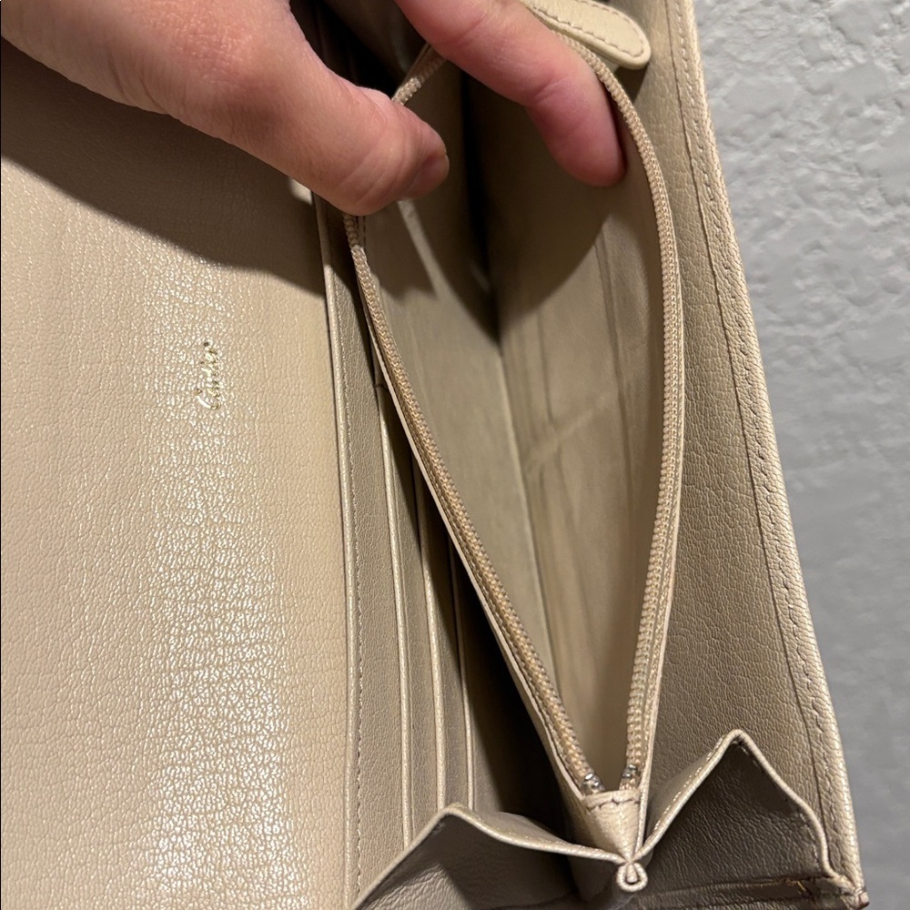 Cartier Cream Leather Wallet with Gold Hardware - Picture 6 of 14